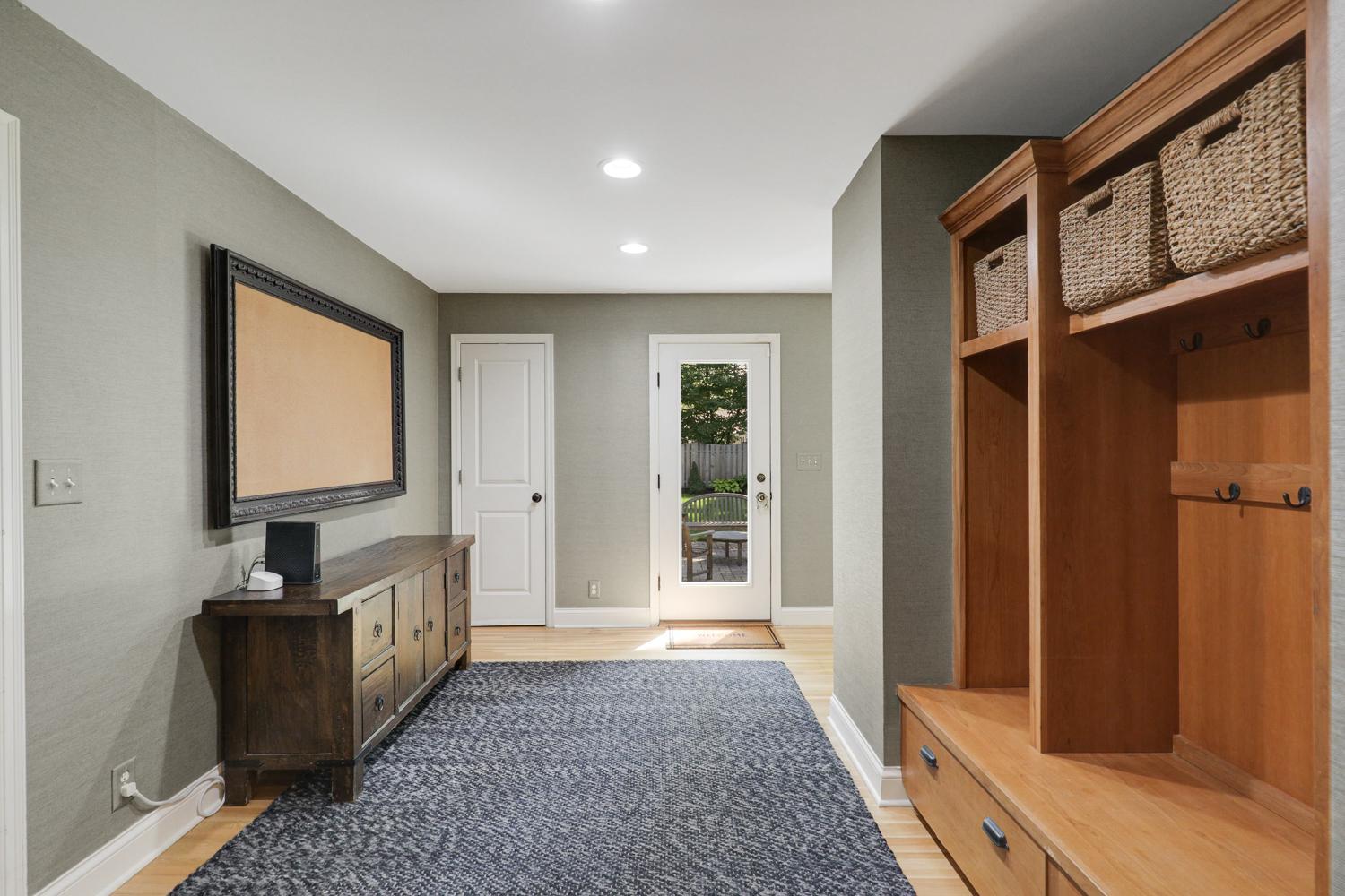 24 - Mudroom.jpg