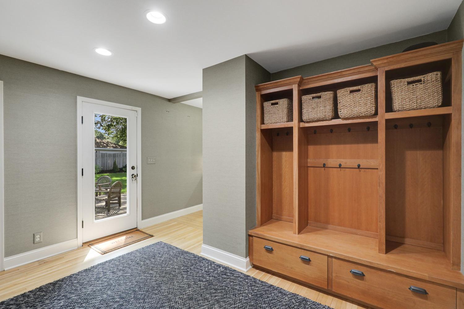 25 - Mudroom.jpg