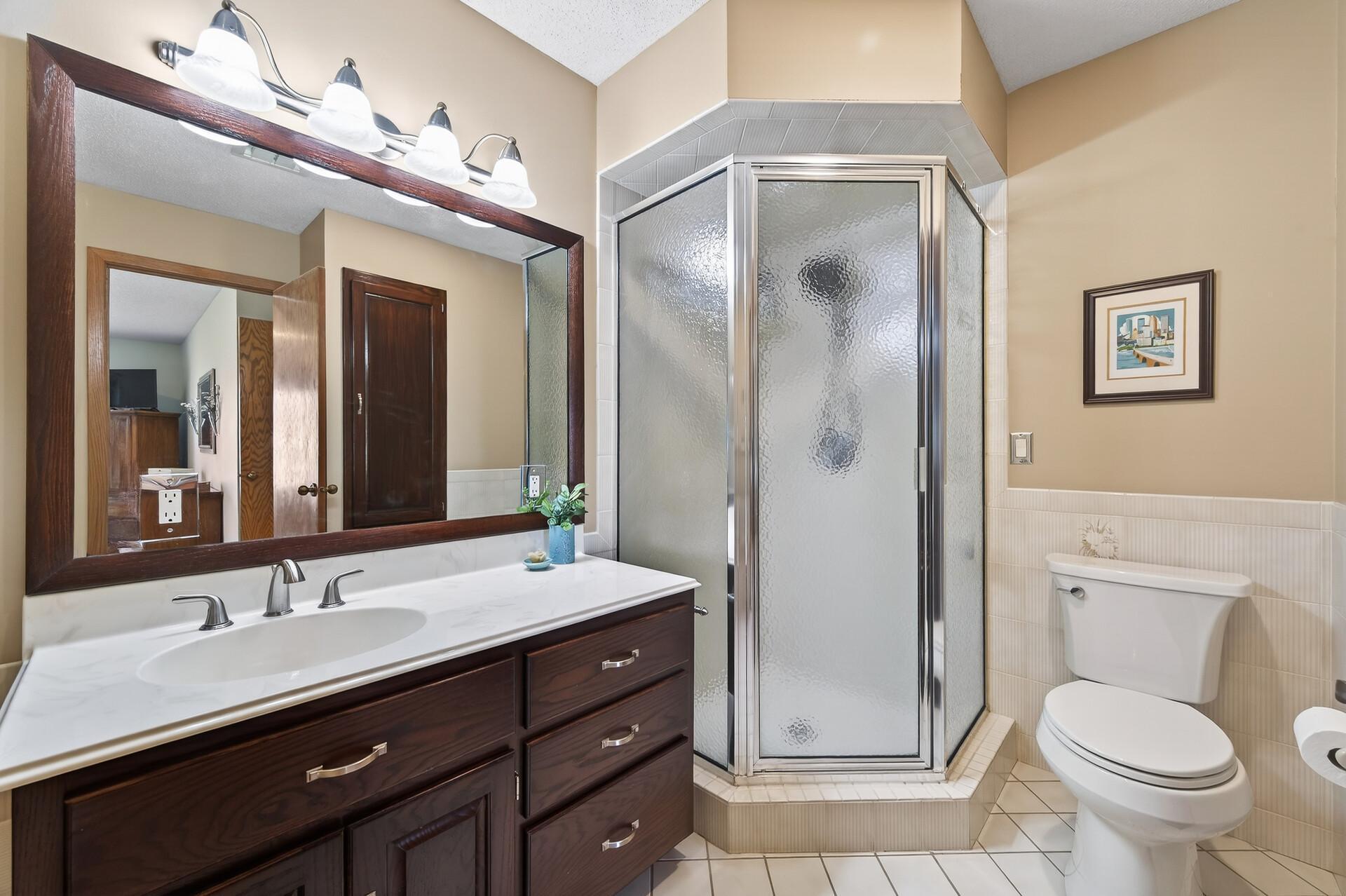 Functional layout with space to refresh and recharge