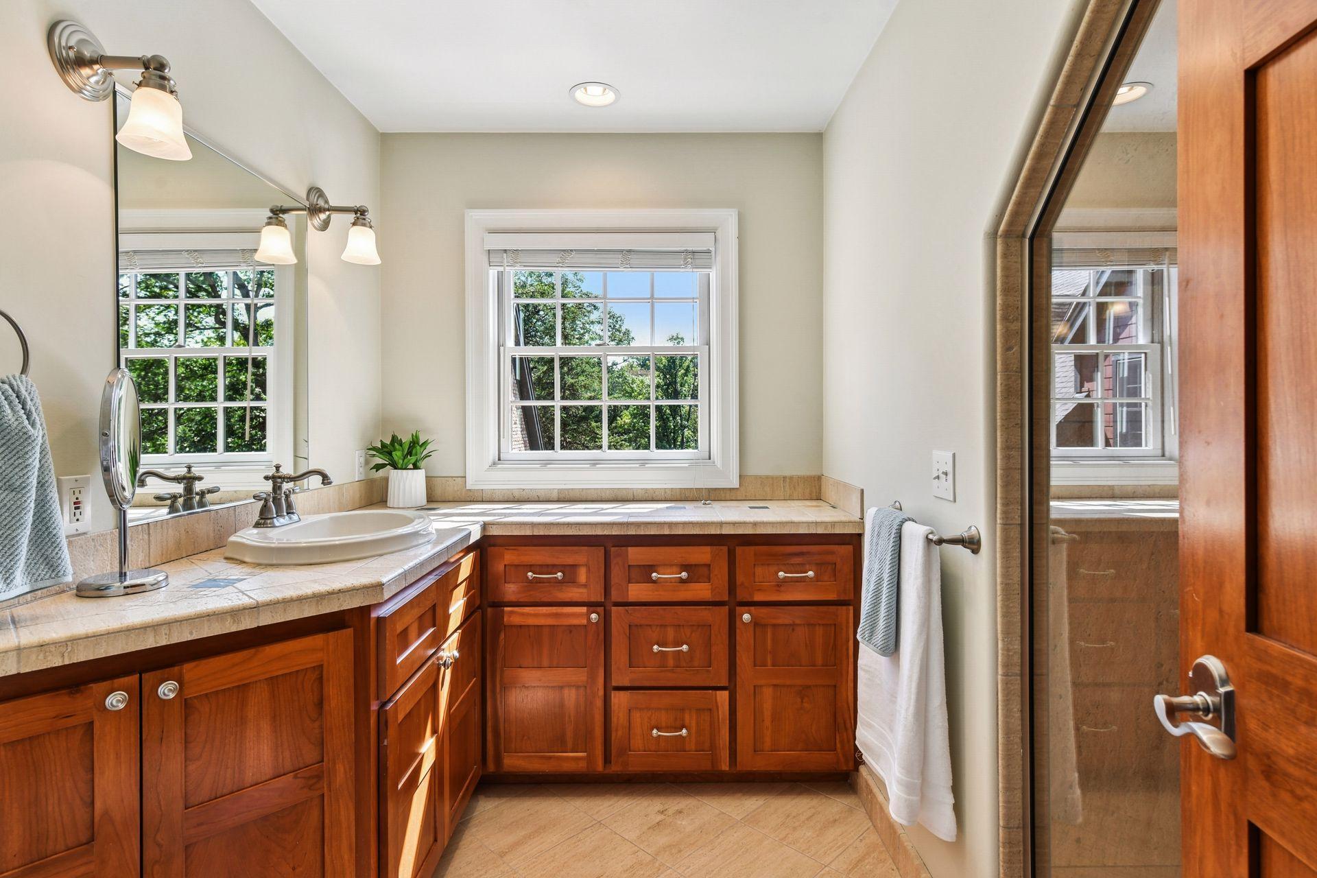 Cheery 3/4 bath in the apartment