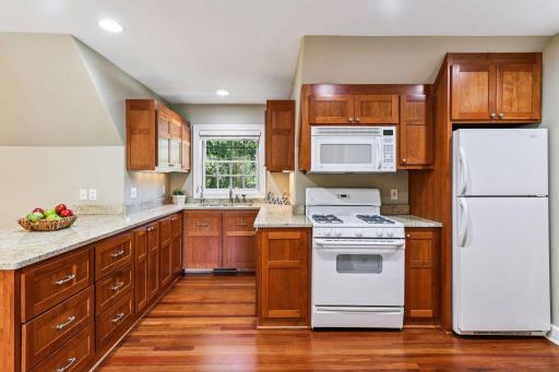 11625 Live Oak Drive, Minnetonka, MN 55305