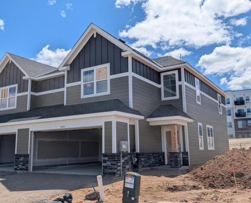 4030 Hayward Avenue N, Oakdale, MN 55128