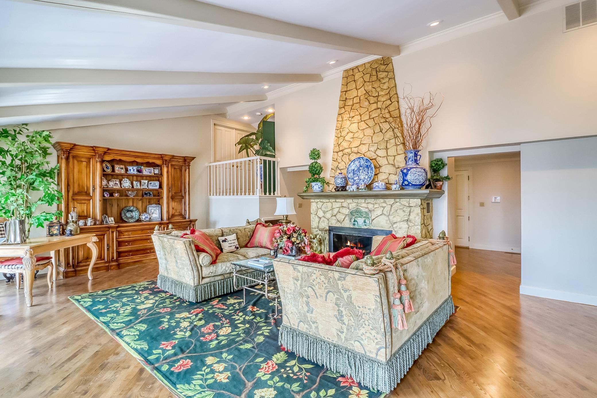 Living Wood Fireplace 1_6.jpg