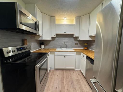 5461 E Brenner Pass, Minneapolis, MN 55432