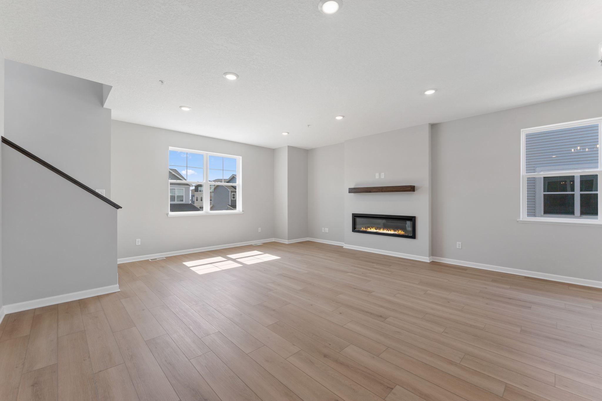 [L315-Z025]Family Room.3.jpg