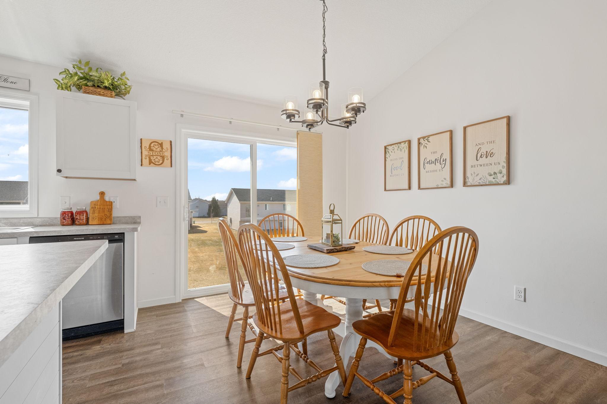 Eat-in dining space is perfect for everdyay living and entertaining.