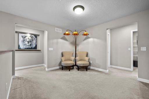 Another office, reading or study room, or kid's space?