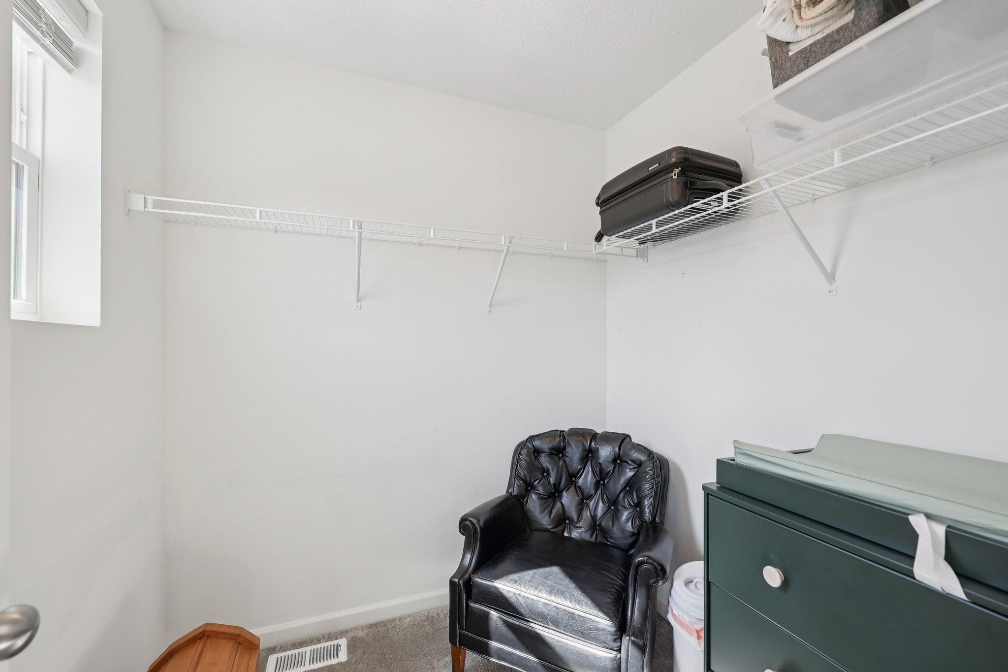 21-web-or-mls-60th Ave-S2903-021.jpg