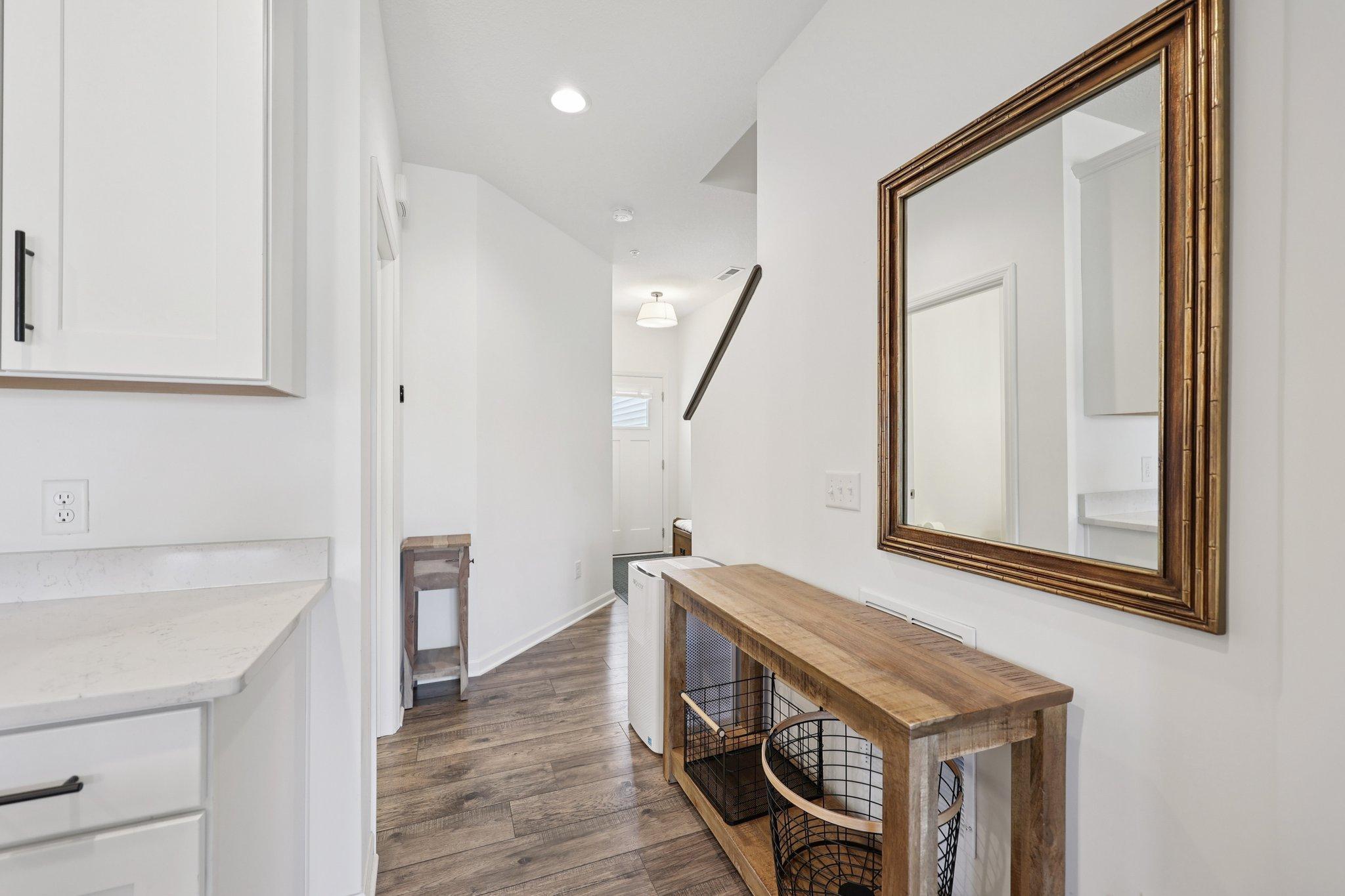 8-web-or-mls-60th Ave-S2903-008.jpg