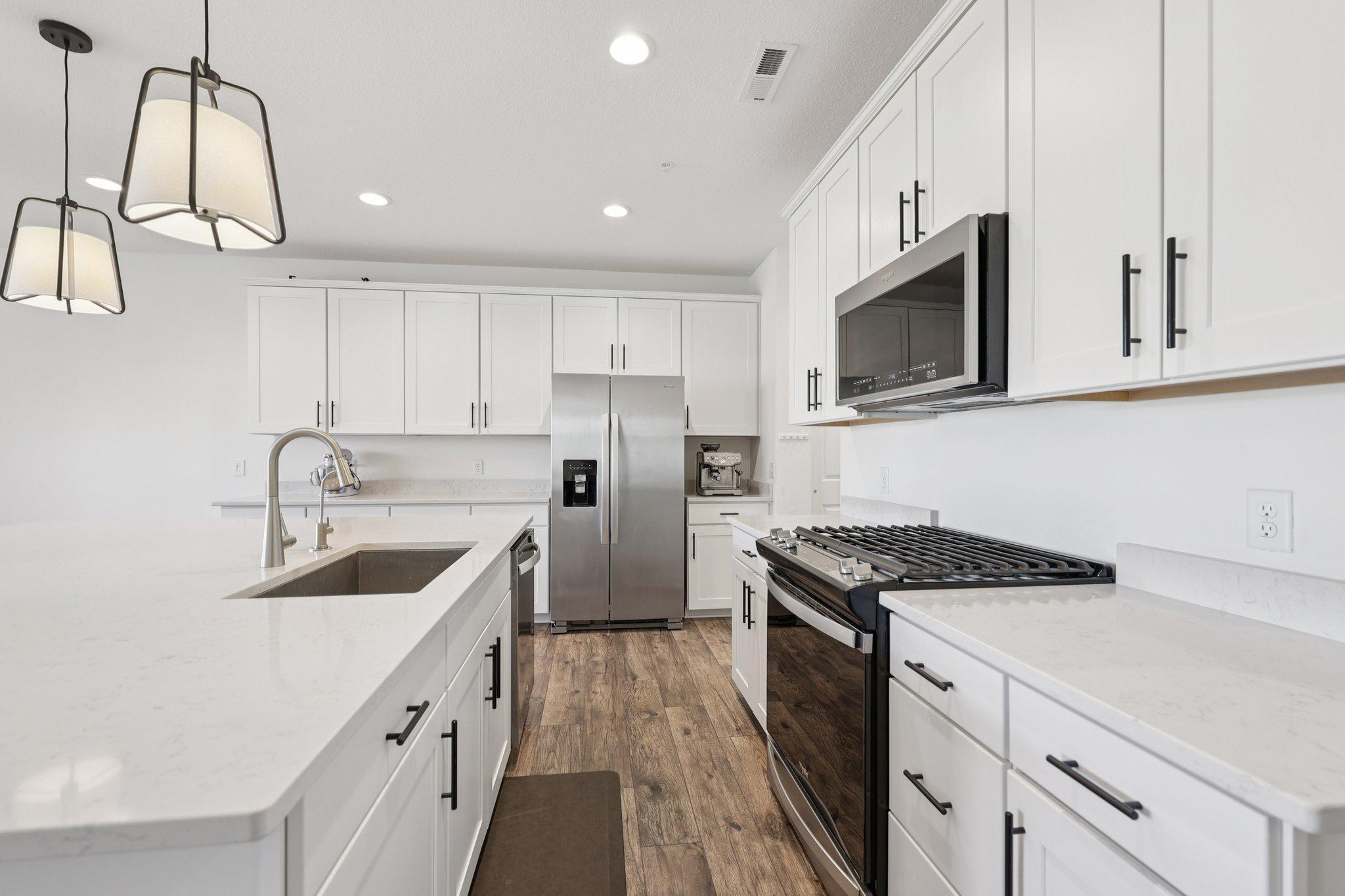 15-web-or-mls-60th Ave-S2903-015.jpg