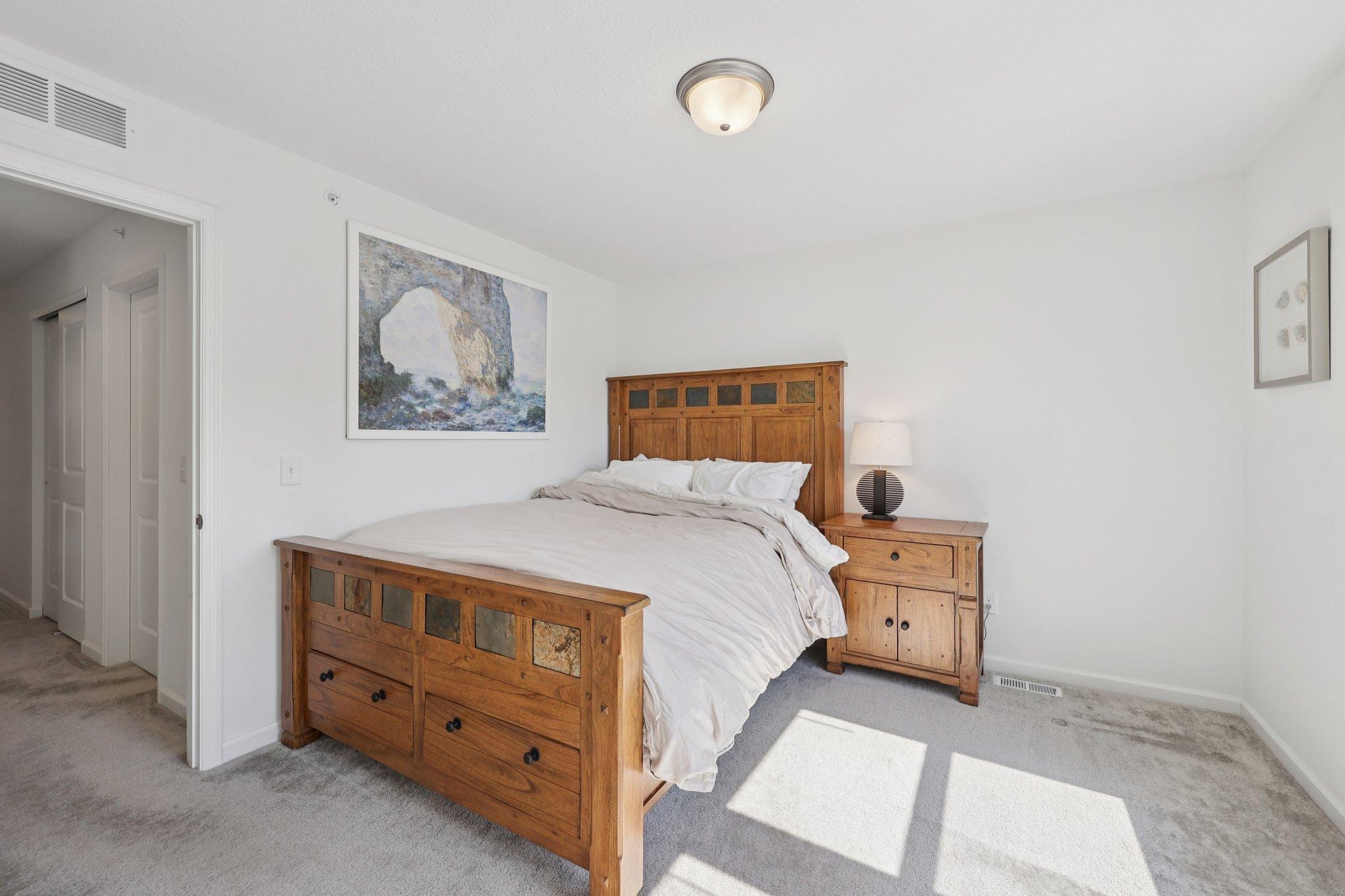 20-web-or-mls-60th Ave-S2903-020.jpg