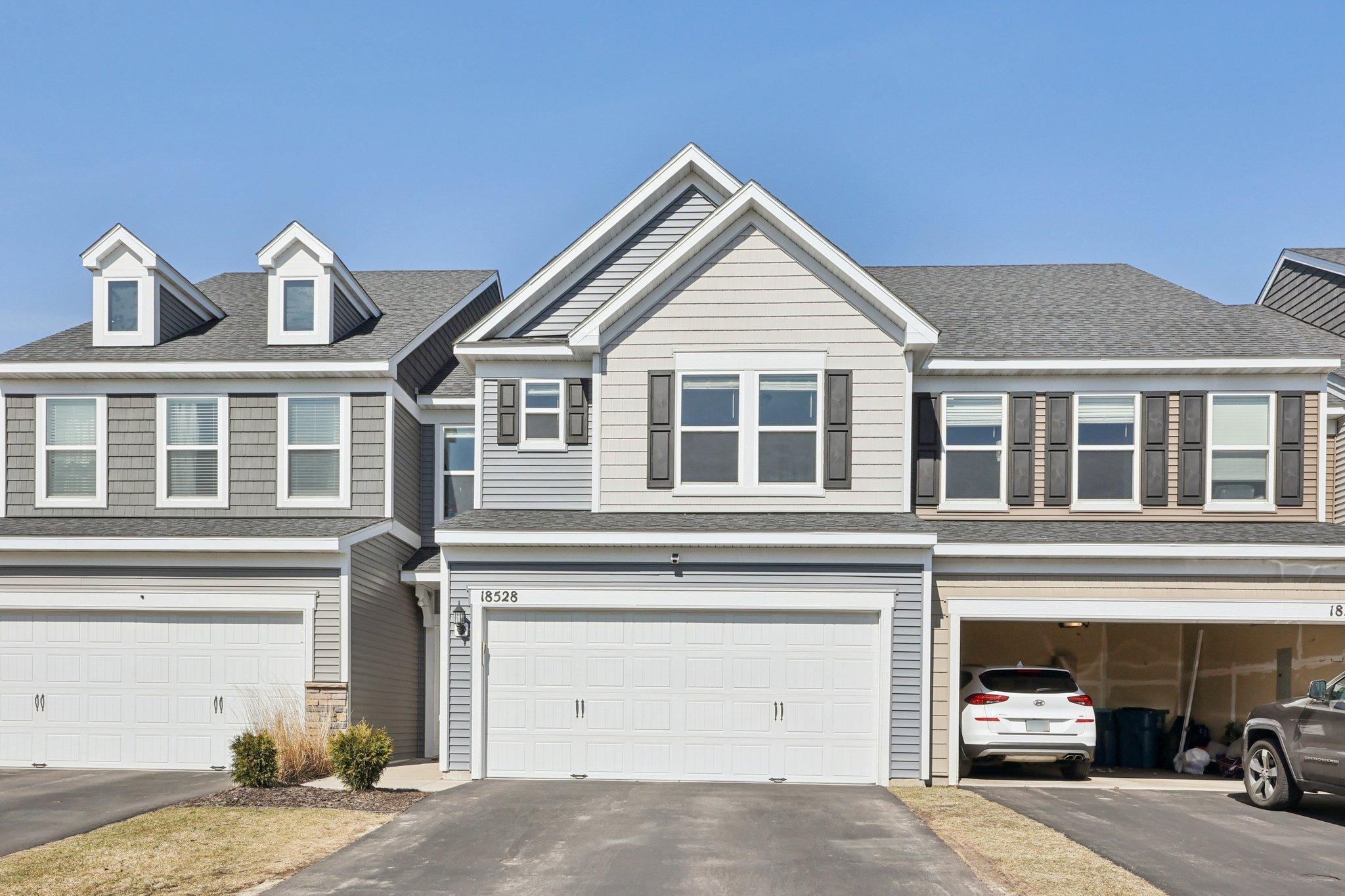 1-web-or-mls-60th Ave-S2903-001.jpg