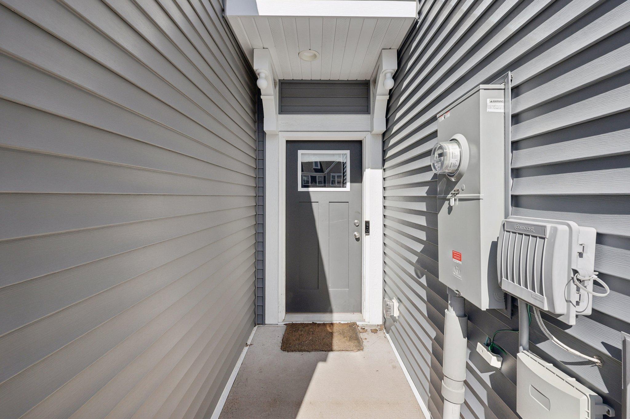 2-web-or-mls-60th Ave-S2903-002.jpg