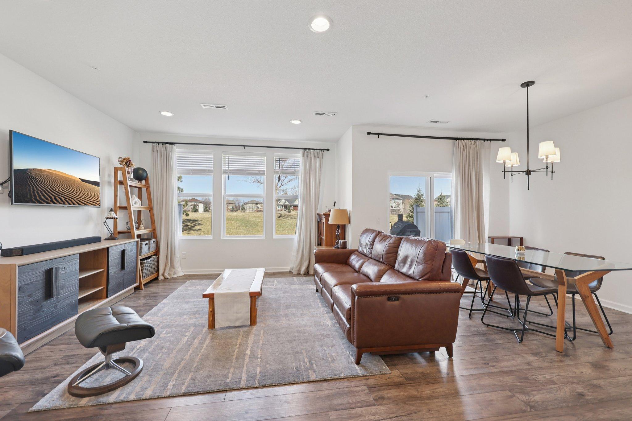 10-web-or-mls-60th Ave-S2903-010.jpg