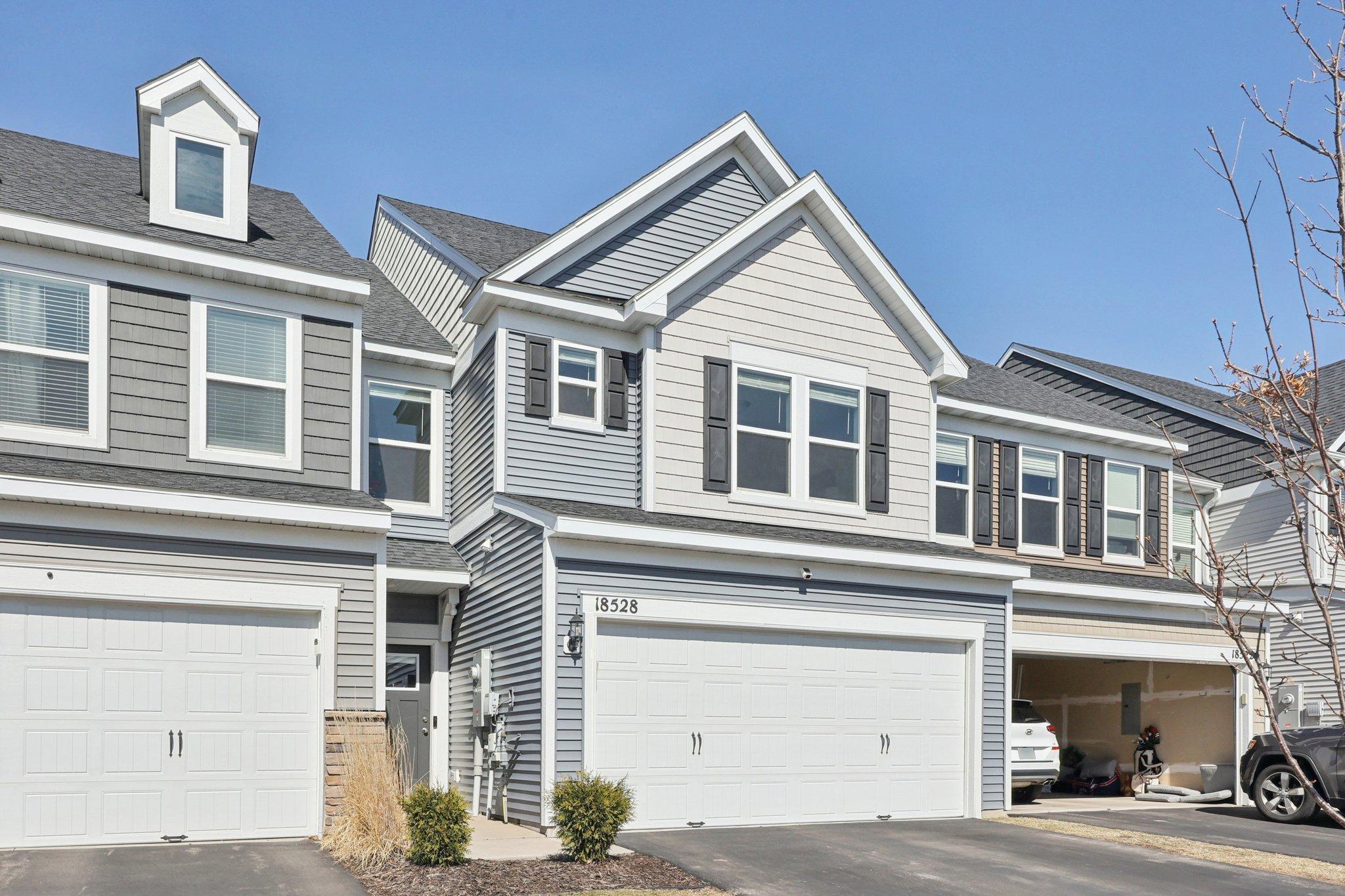 4-web-or-mls-60th Ave-S2903-004.jpg