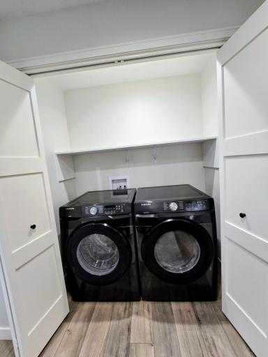 Convenient laundry closet