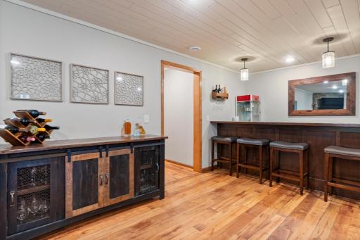 Fun bar area - perfect for entertaining. The walls and ceiling are all a warm off white color (although photos make them look different)