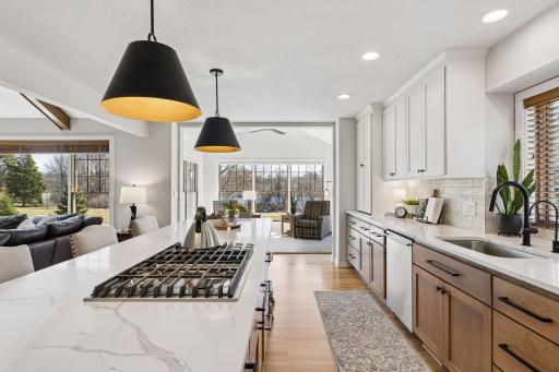 9773 Wedgewood Circle, Woodbury, MN 55125