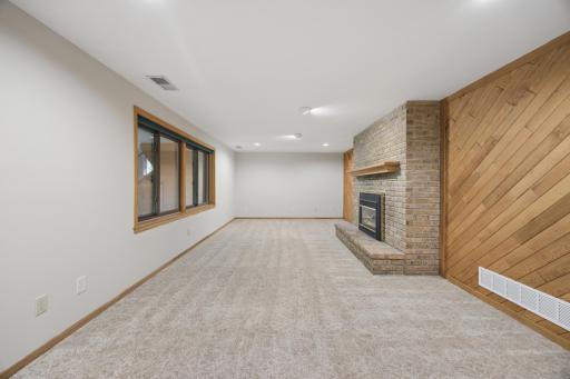 443 Salem Place, Saint Paul, MN 55115