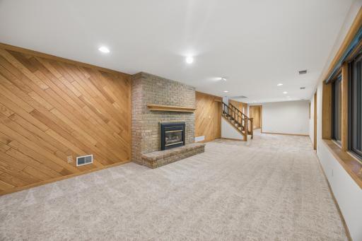 443 Salem Place, Saint Paul, MN 55115