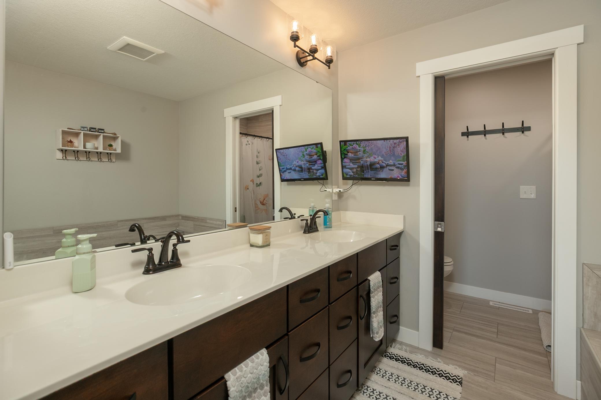 24-24-Primary Bathroom.jpg
