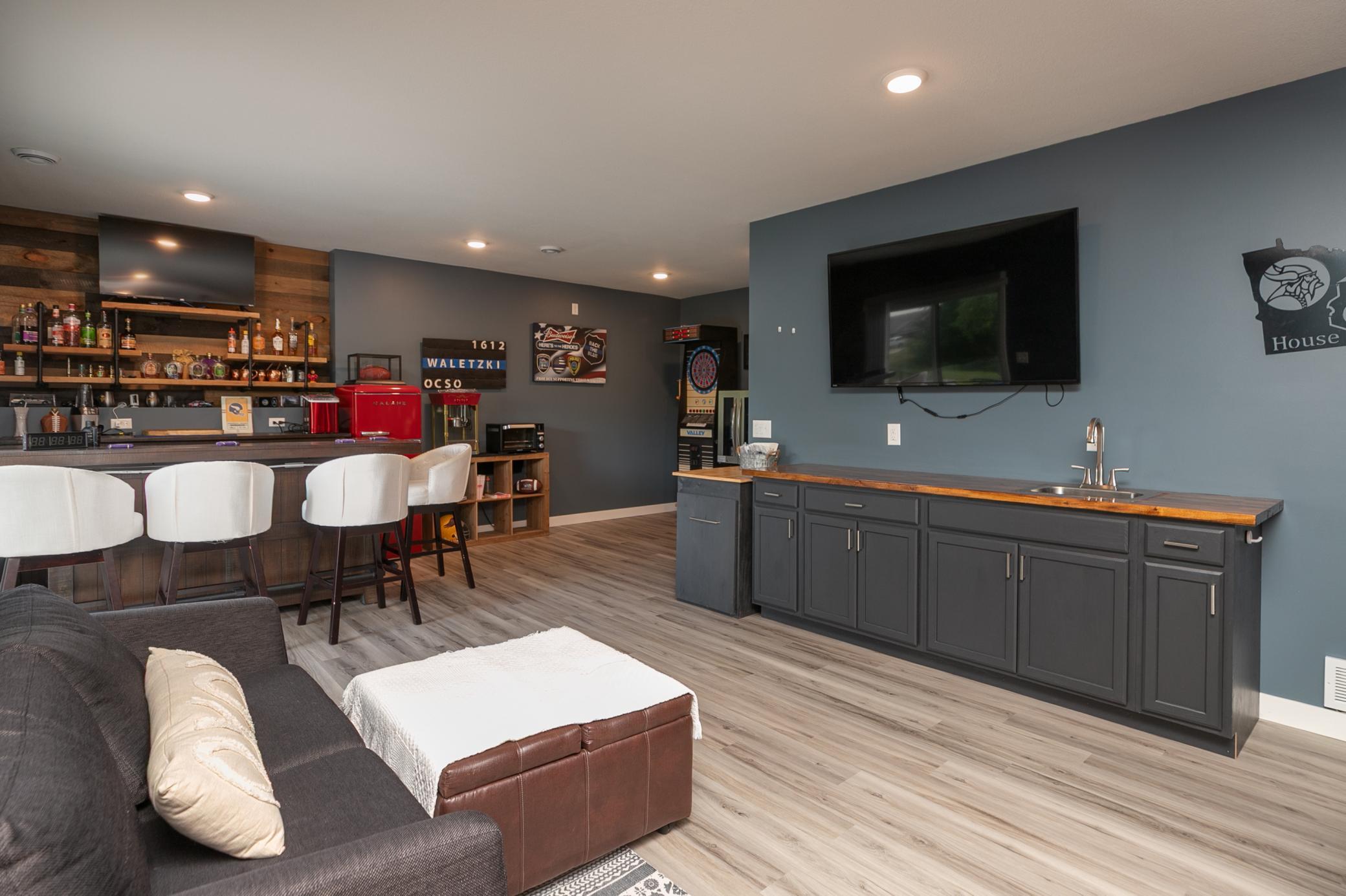 39-39-Family Room.jpg