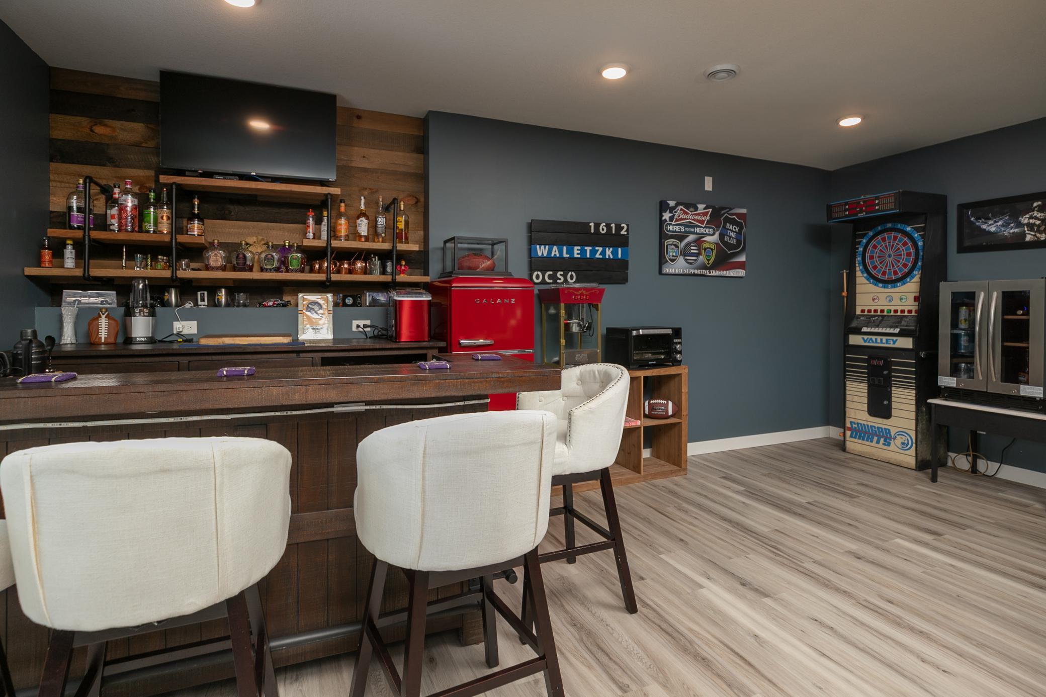 40-40-Family Room.jpg