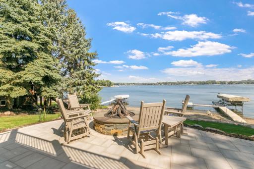 Imagine all your summer nights here around this stately and convenient gas bonfire.