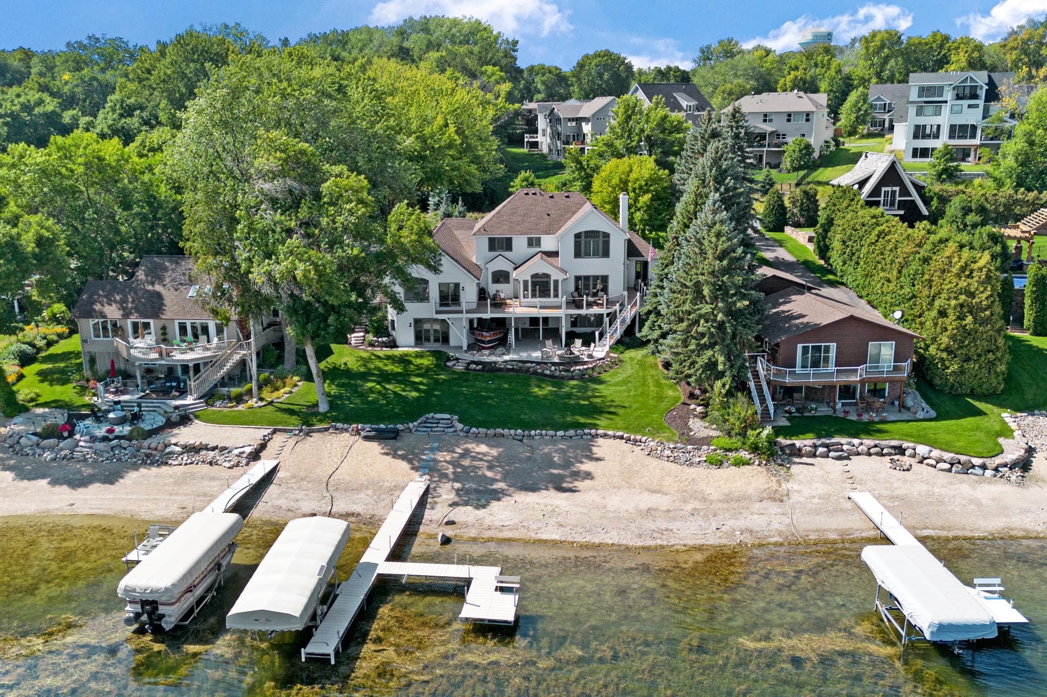 If you’ve been searching for sandy shoreline on Prior Lake, this is a must-see.