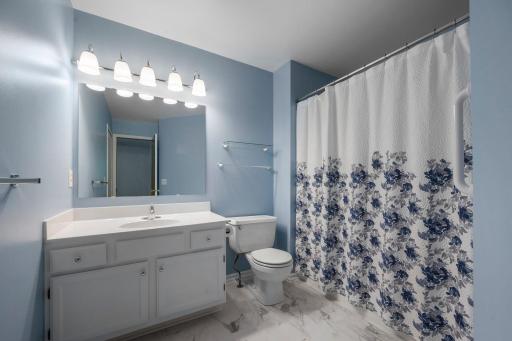 2611 Concord Way, Mendota Heights, MN 55120