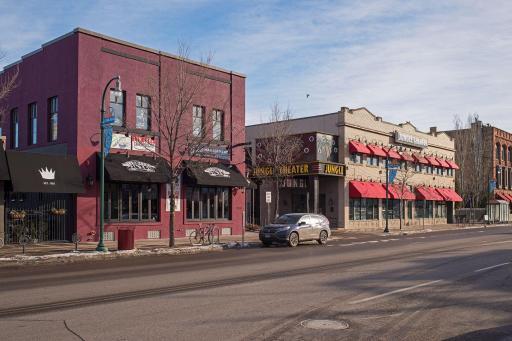 Lyn-Lake Jungle Theater