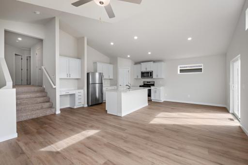 605 Redwood Loop N, Cambridge, MN 55008
