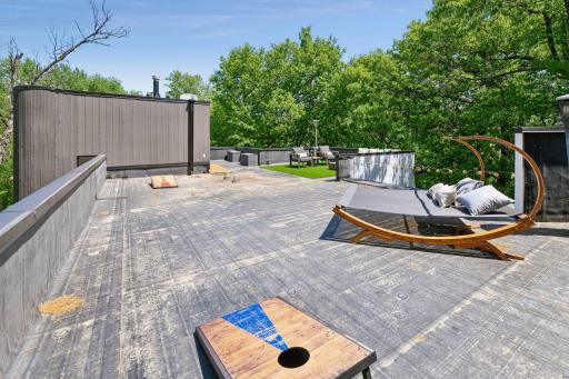 With room to spread out, the rooftop deck is made for outdoor games, casual gatherings, and plenty of fun in the sun.