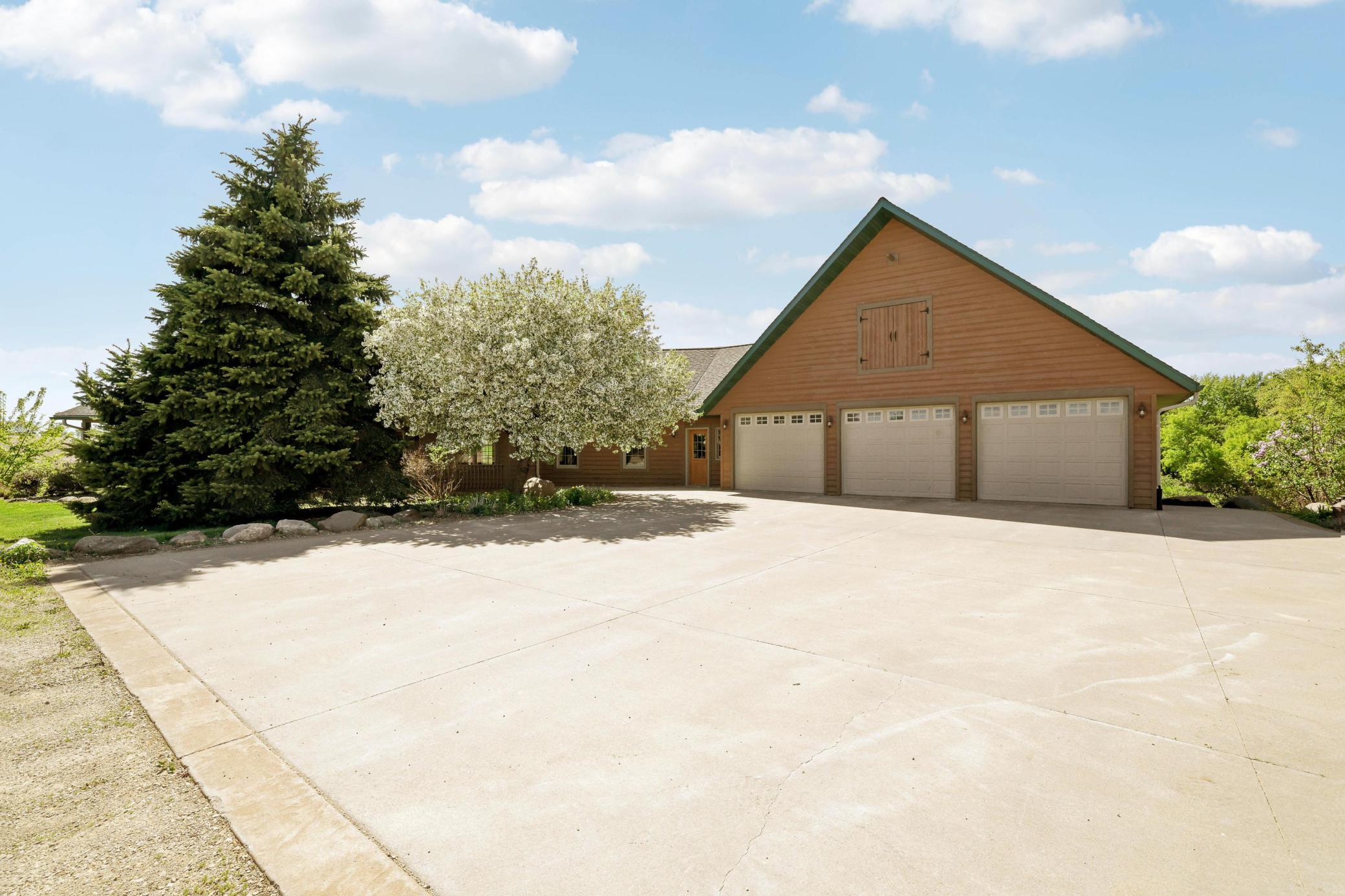 8710Photography-Web-Friendly-320th-Avenue-Way-Red-Wing-MN-55066-1.jpg