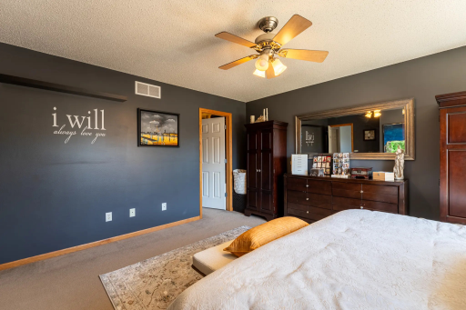 723 36th Street W, Hastings, MN 55033
