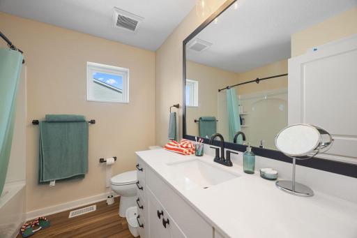 Full bath - 3rd floor