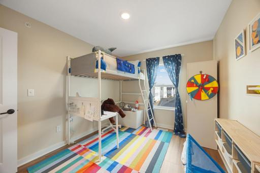 Bedroom 2 - 3rd floor