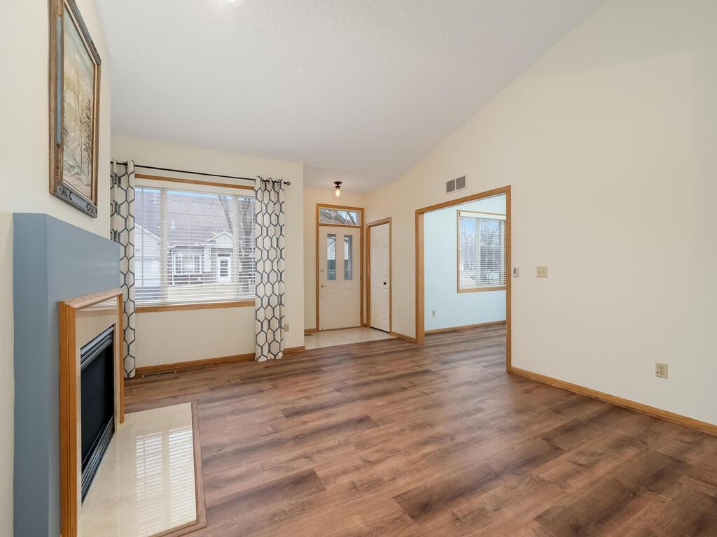 Living room - front entry - leading to sunroom