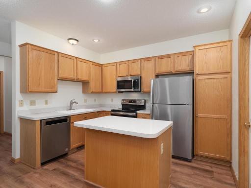 17613 38th Avenue N, Minneapolis, MN 55446