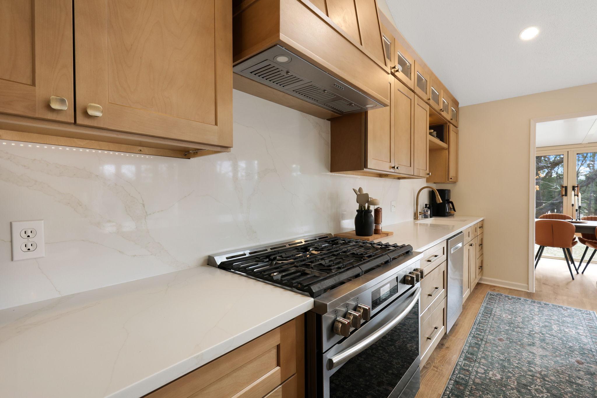 32-web-or-mls-15255 Flag Ave S, Prior Lake-52.jpg