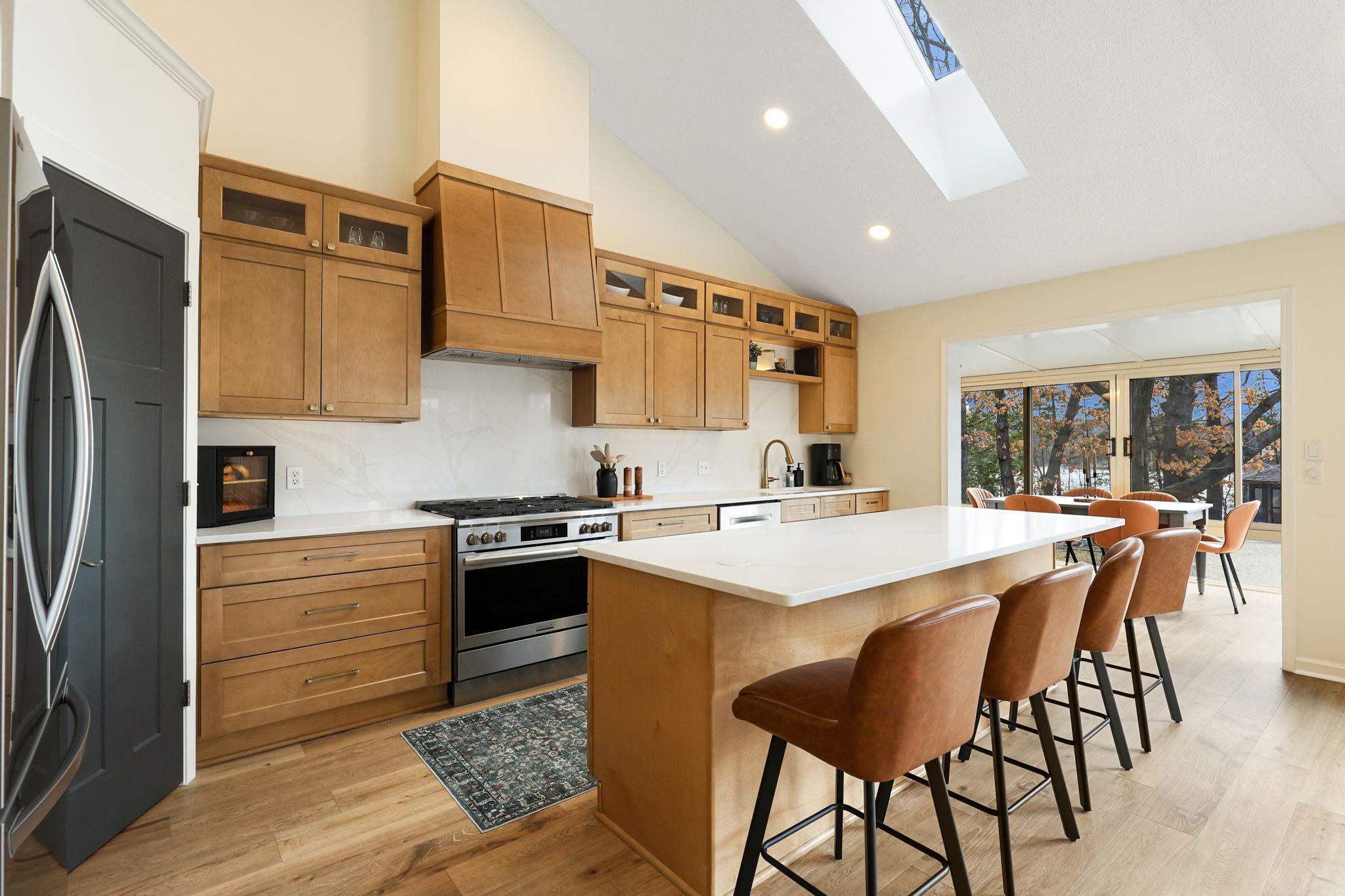 31-web-or-mls-15255 Flag Ave S, Prior Lake-51.jpg