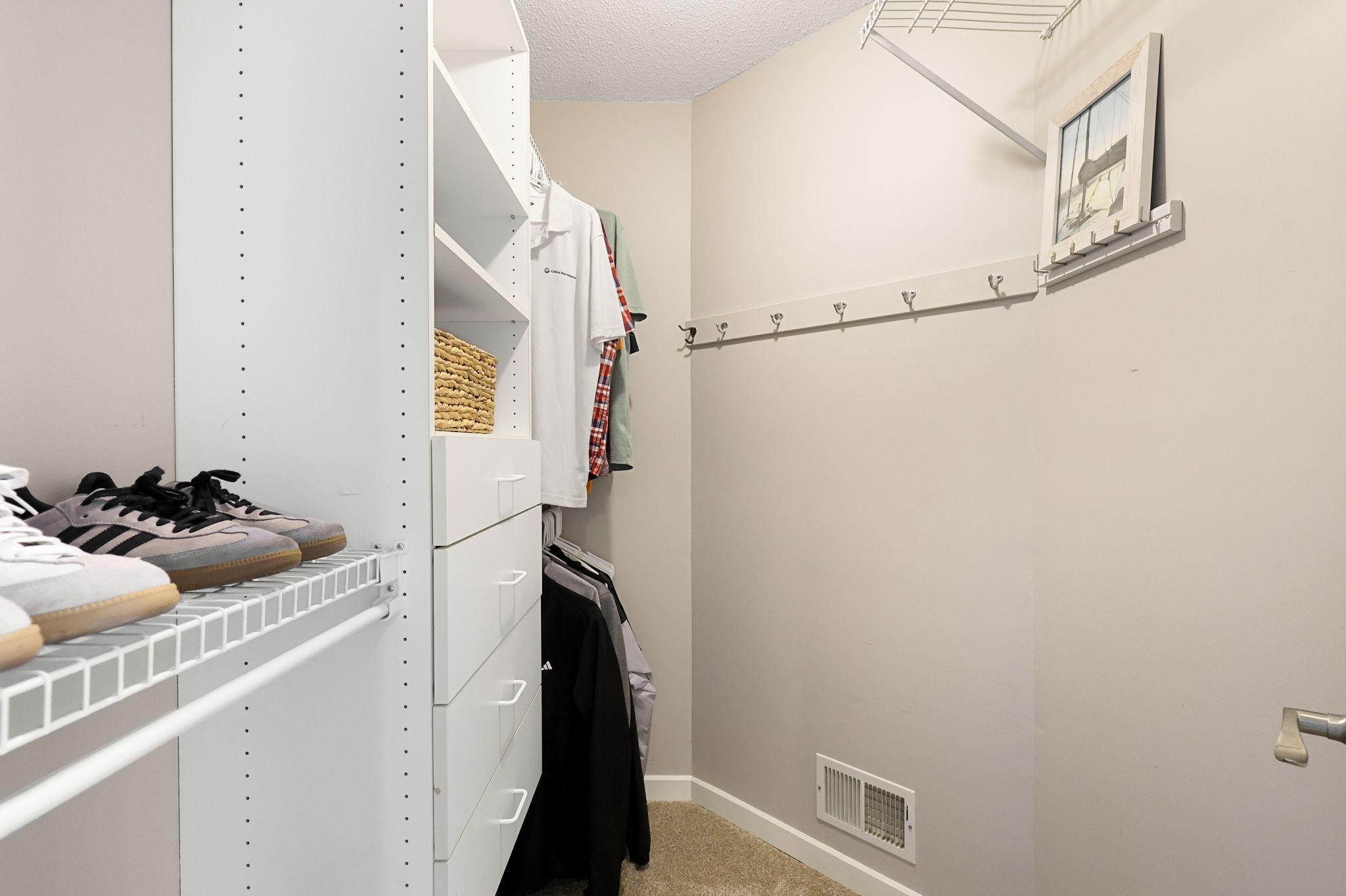 48-web-or-mls-15255 Flag Ave S, Prior Lake-74.jpg