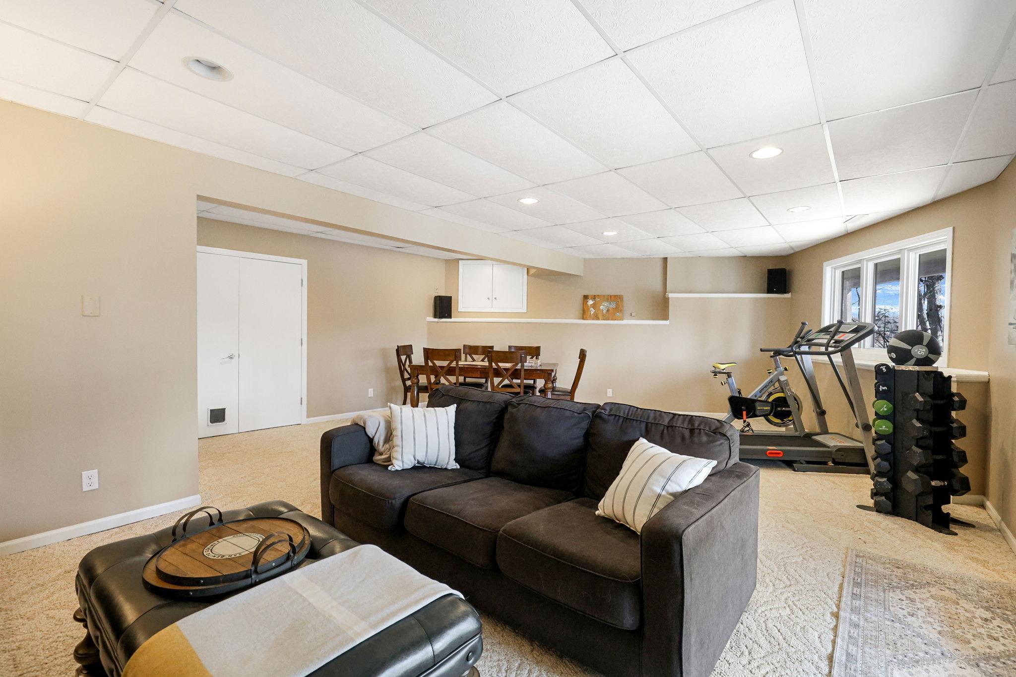 56-web-or-mls-15255 Flag Ave S, Prior Lake-84.jpg