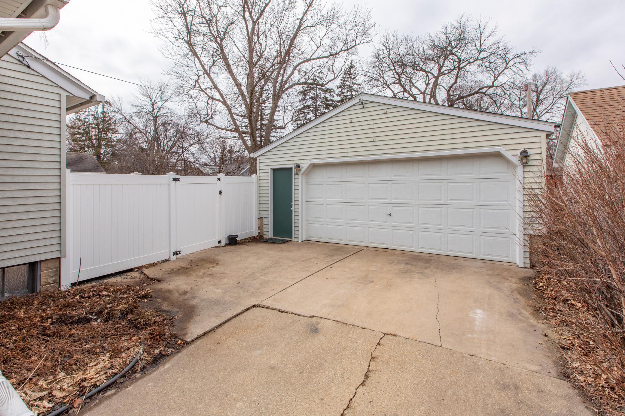 1015 7th Ave SE-25.jpg