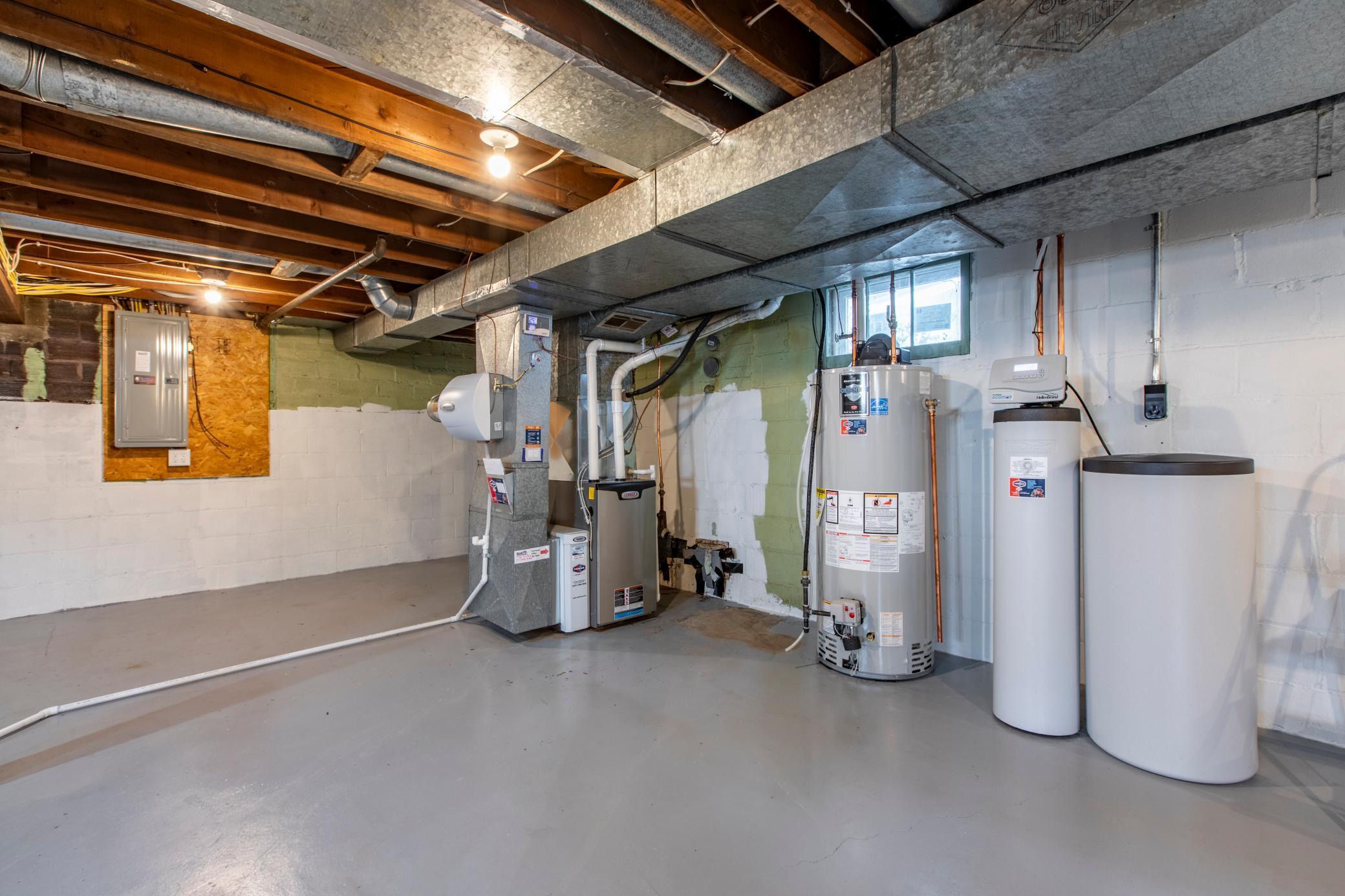 1015 7th Ave SE-23.jpg