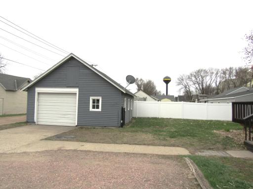 215 7th Street, Dawson, MN 56232