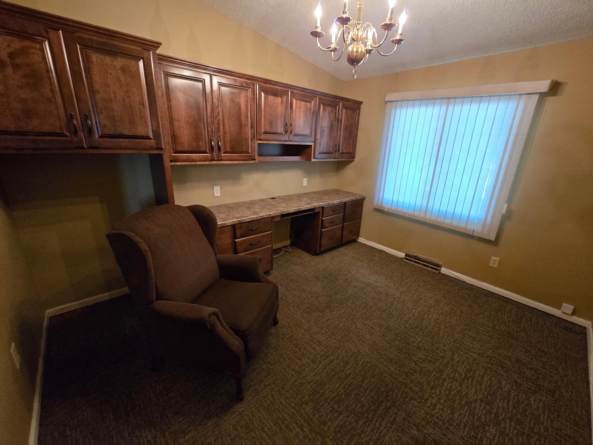 East office 10.6 x 12.4
