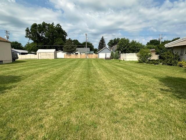 View of vacant lot looking west 50 x 140