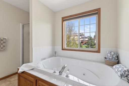Luxurious primary jetted tub! Relaxation awaits!