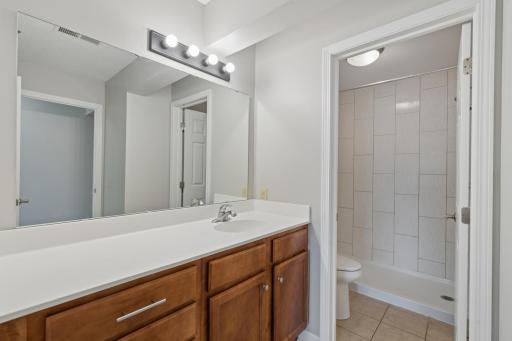 5980 Chasewood Parkway, 102, Minnetonka, MN 55343